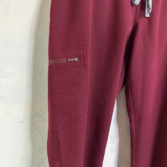 FIGS Women’s Technical Collection Burgundy Scrub Jogging Maternity Pants Large - Picture 8 of 15